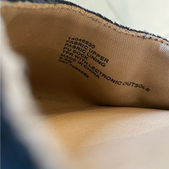 EUC Torrid Sequins and Velvet Bow Flats - Picture 3 of 5